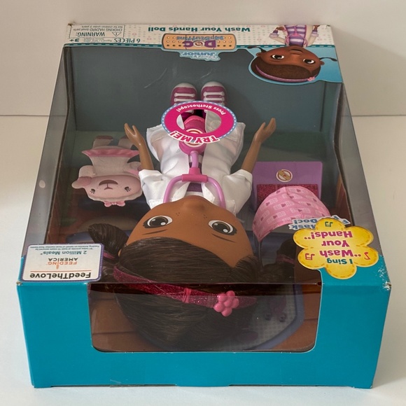 Disney Junior Doc McStuffins Wash Your Hands Talking Singing Doll 6-Piece NEW - Picture 8 of 10